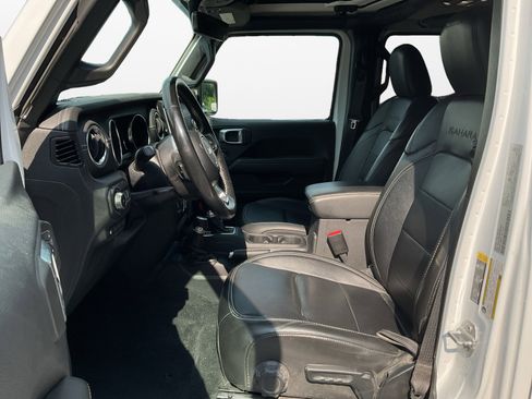 Used 2022 Jeep Wrangler Unlimited Sahara w/ Cold Weather Group image 9