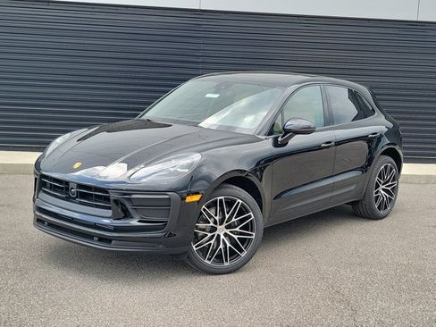 Used 2026 Porsche Macan AWD/4WD image 1