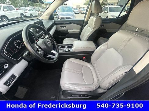 Used 2025 Honda Pilot Touring image 28