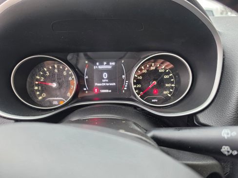 Used 2018 Jeep Compass Latitude image 13
