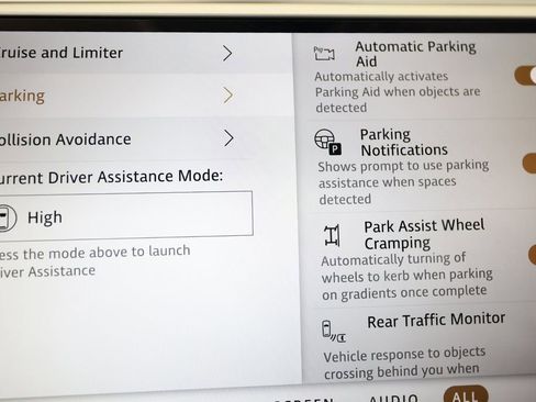 Used 2025 Land Rover Range Rover SE AWD/4WD image 33