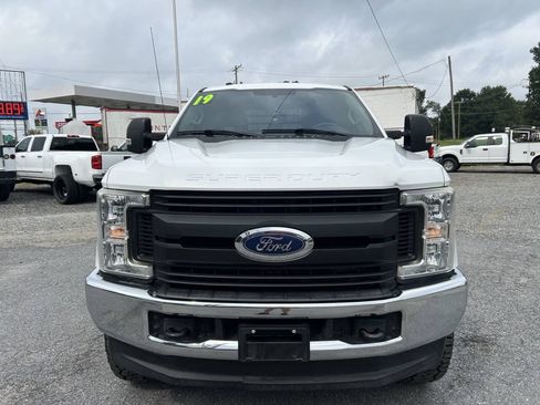 Used 2019 Ford F250 XL w/ Power Equipment Group AWD/4WD image 3