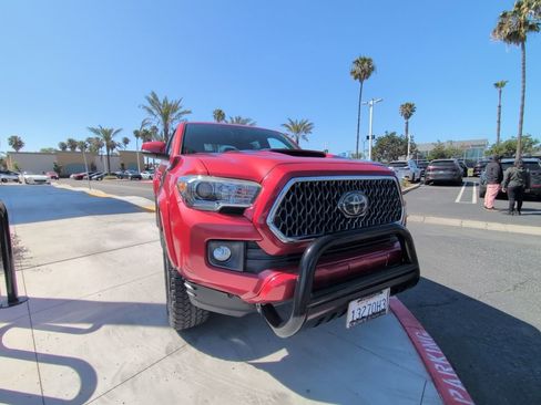 Used 2019 Toyota Tacoma TRD Sport w/ Technology Package RWD image 39