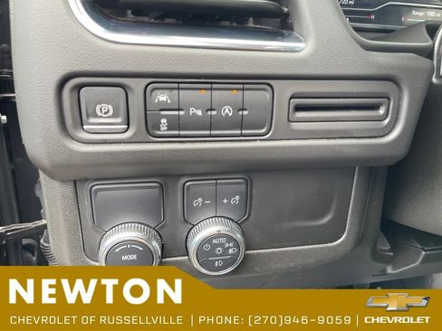 Used 2024 GMC Yukon SLT RWD image 7