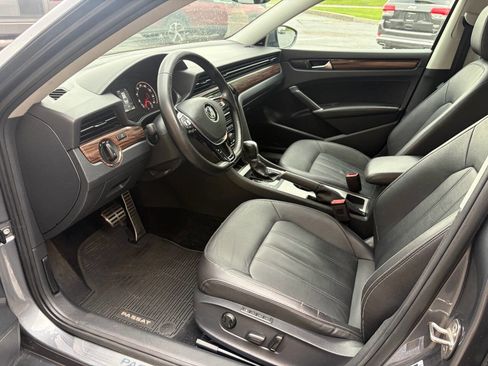 Used 2020 Volkswagen Passat 2.0T SEL FWD image 5