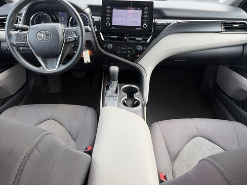 Used 2022 Toyota Camry LE FWD image 14