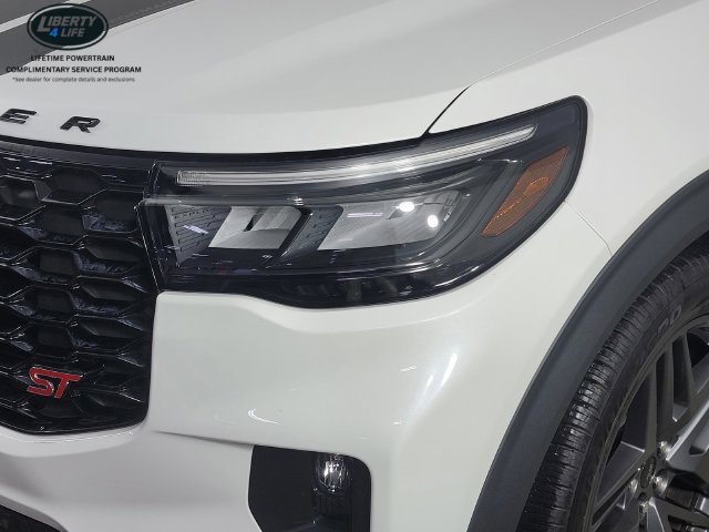 Used 2025 Ford Explorer ST w/ Sun And Sound Package AWD/4WD image 9