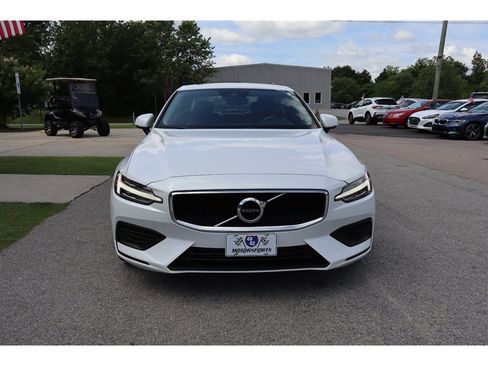 Used 2020 Volvo S60 T6 Momentum AWD/4WD image 11