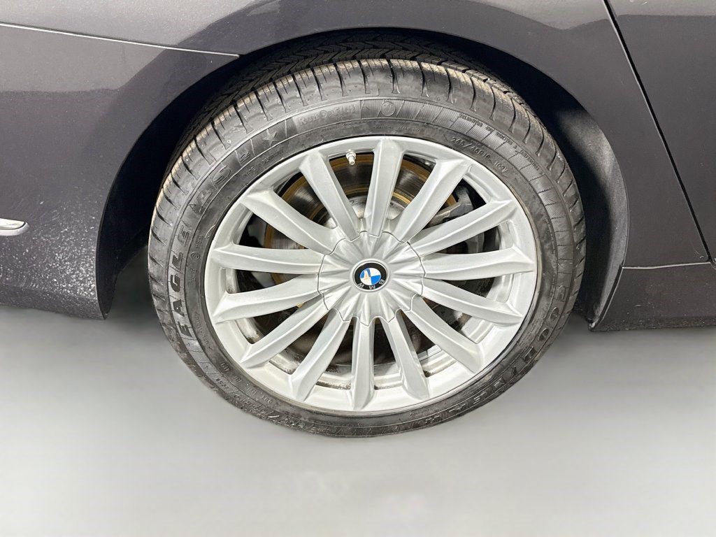 Used 2022 BMW 740i RWD image 32