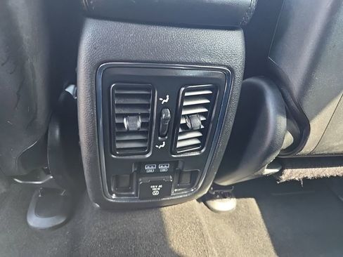 Used 2021 Jeep Grand Cherokee Limited image 27