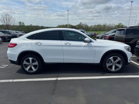 Used 2018 Mercedes-Benz GLC 300 4MATIC Coupe image 2