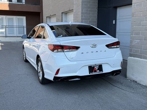 Used 2018 Hyundai Sonata SE w/ Cargo Package FWD image 3