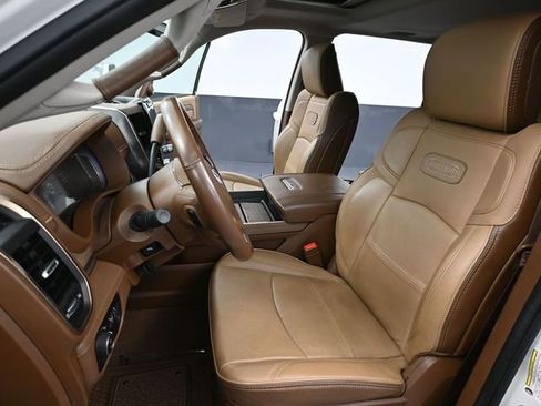 Used 2024 RAM 3500 Limited w/ Towing Technology Group image 27