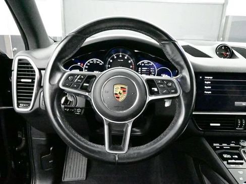 Certified 2022 Porsche Cayenne Platinum Edition AWD/4WD image 7