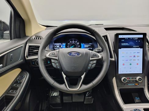 Used 2024 Ford Edge SEL w/ Convenience Package AWD/4WD image 38