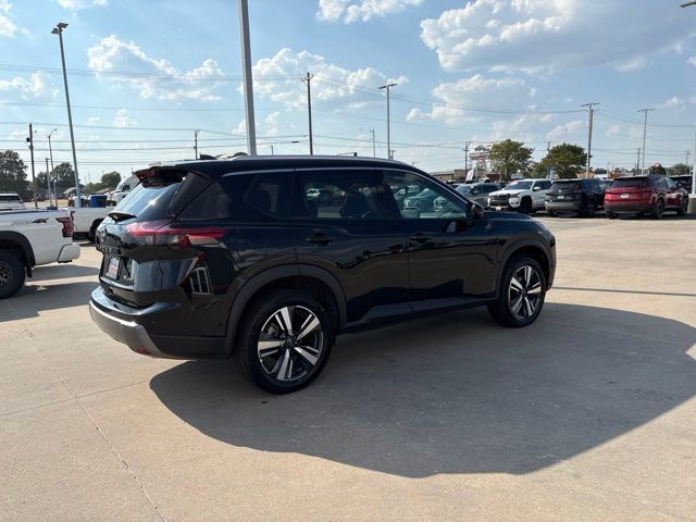 Used 2026 Nissan Rogue SL AWD/4WD image 3