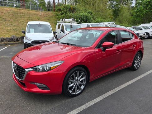 Used 2018 MAZDA MAZDA3 Touring FWD image 3