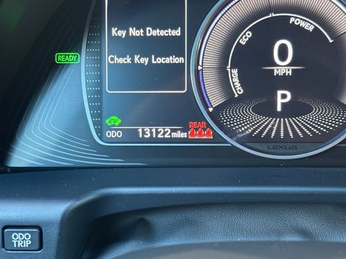 Used 2024 Lexus ES 300h w/ Accessory Package (Z1) FWD image 34