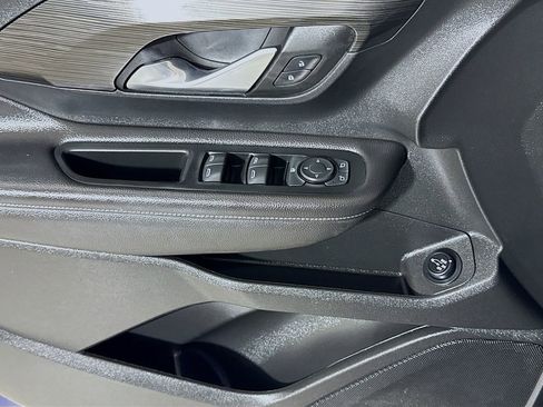 Used 2022 GMC Terrain SLE w/ Driver Convenience Package image 16