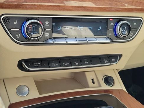 Used 2021 Audi Q5 Prestige w/ Prestige Package image 27