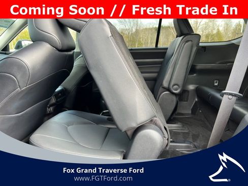 Used 2025 Toyota Grand Highlander AWD image 5