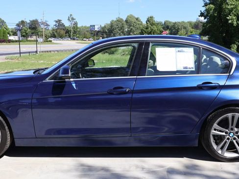 Used 2017 BMW 330i Sedan w/ Premium Package image 2