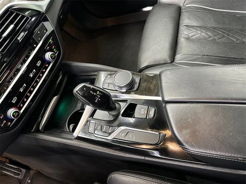 Used 2018 BMW 530i xDrive image 29