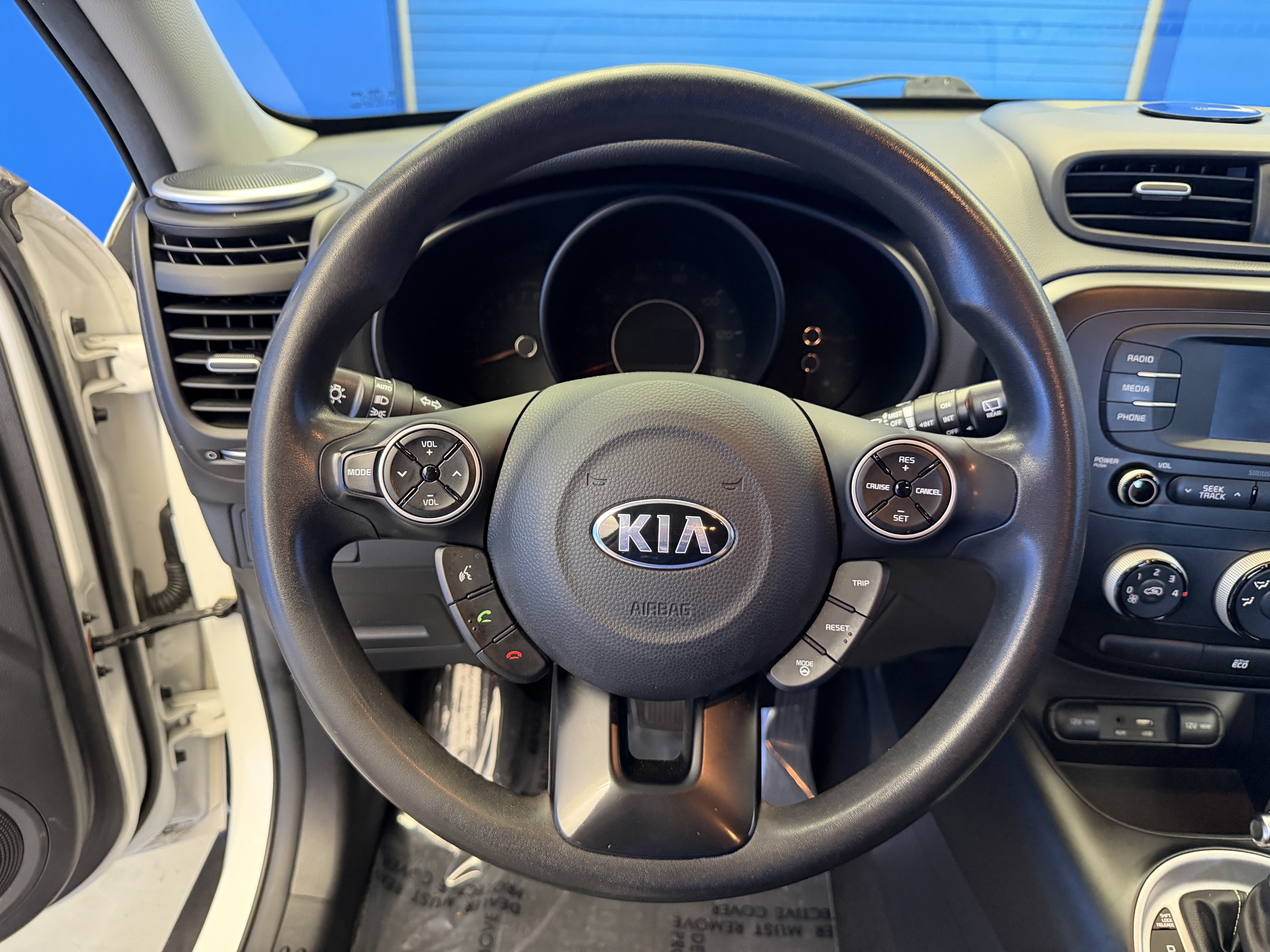 Used 2016 Kia Soul + FWD image 13