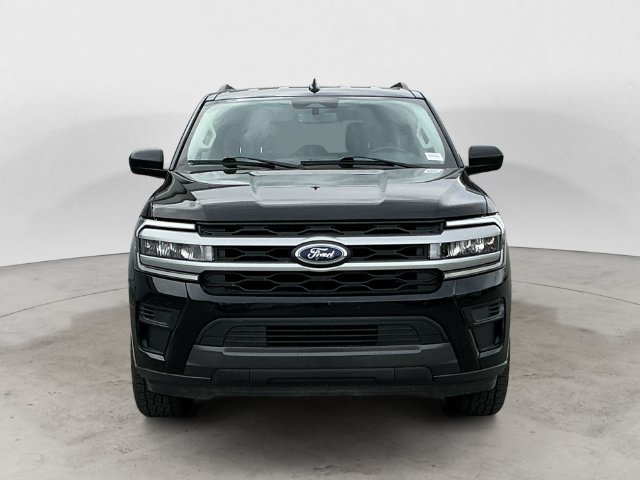Used 2024 Ford Expedition XLT AWD/4WD image 2