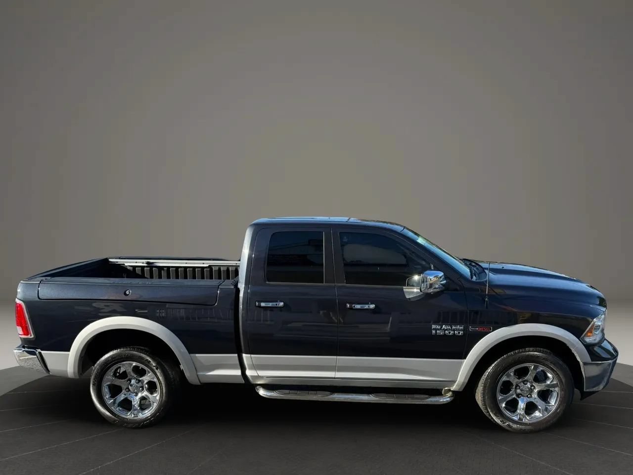 Used 2016 RAM 1500 Laramie w/ Convenience Group AWD/4WD image 6