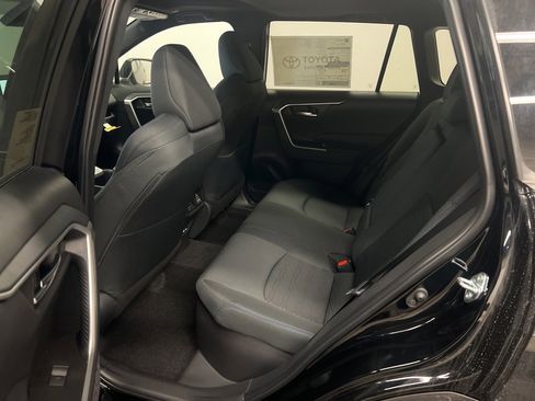 New 2025 Toyota RAV4 SE image 7