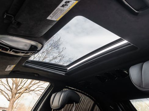 Used 2009 Maybach 57 S image 21