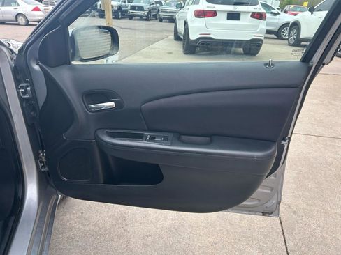 Used 2013 Chrysler 200 LX FWD image 16