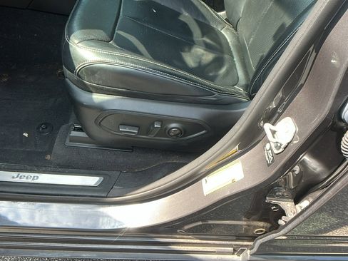 Used 2021 Jeep Grand Cherokee L Overland image 17