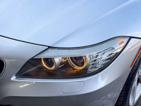 Used 2011 BMW Z4 sDrive30i RWD image 9
