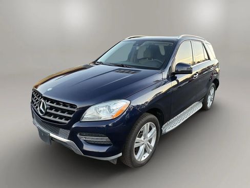 Used 2015 Mercedes-Benz ML 350 4MATIC w/ Premium 1 Package image 3