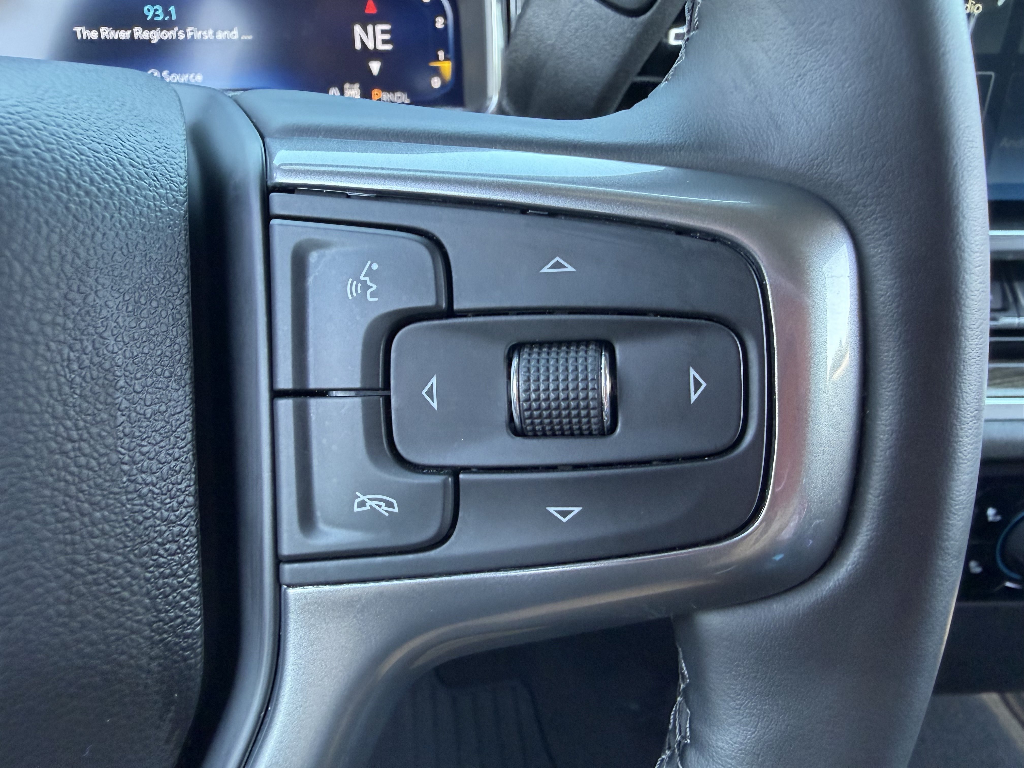 Used 2025 Chevrolet Silverado 1500 LT AWD/4WD image 16