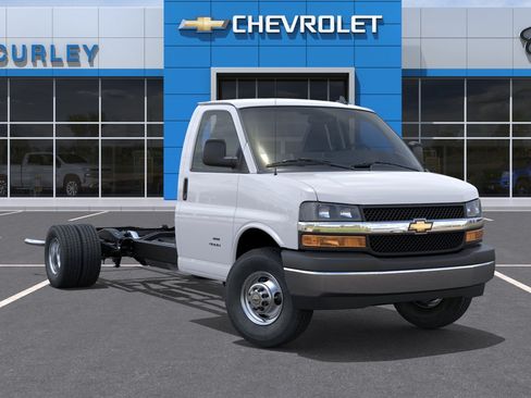 New 2026 Chevrolet Express 3500 w/ Power Convenience Package RWD image 7
