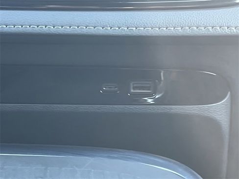 Used 2025 Buick Enclave Preferred image 29