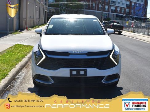Used 2025 Kia Sportage LX FWD image 1
