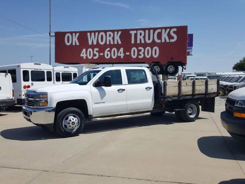 Used 2015 Chevrolet Silverado 3500 W/T image 2