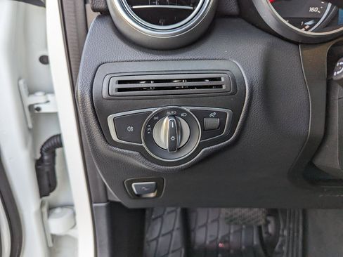 Used 2021 Mercedes-Benz GLC 300 4MATIC image 15