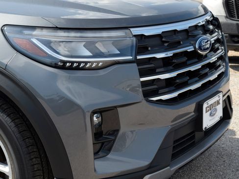 New 2026 Ford Explorer Active w/ Active Comfort Package RWD image 26