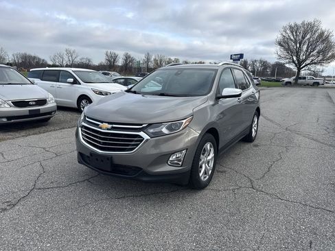 Used 2019 Chevrolet Equinox Premier FWD image 4