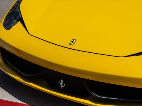 Used 2015 Ferrari 458 Spider RWD image 22