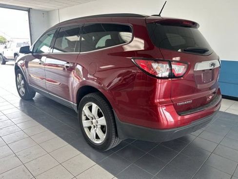 Used 2017 Chevrolet Traverse LT w/ Style and Technology Package FWD image 5