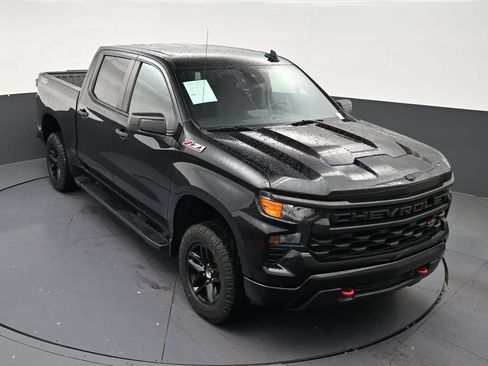 Used 2023 Chevrolet Silverado 1500 Custom Trail Boss AWD/4WD image 19