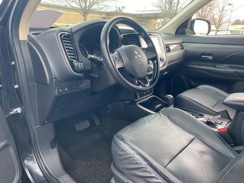 Used 2020 Mitsubishi Outlander SEL image 22