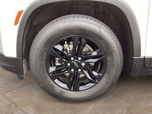 Used 2023 Chevrolet Traverse LS w/ Midnight/Sport Edition FWD image 29