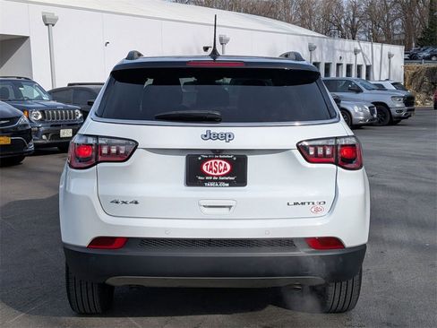 Certified 2024 Jeep Compass Limited w/ Sun and Sound Group image 4